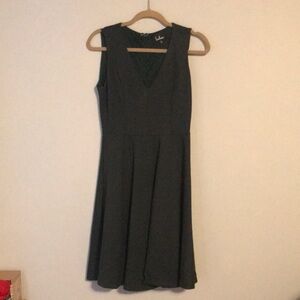 Elegant Green Sleeveless Dress